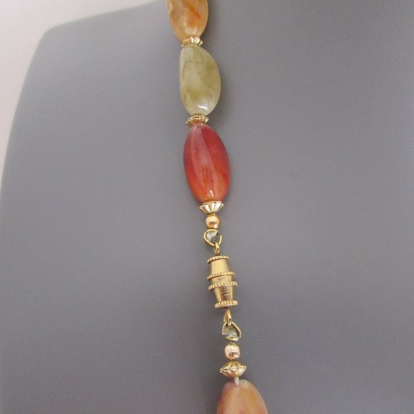 VINTAGE FAUX AMBER JADE STONE WITH GOLD BEADS STRAND NECKLACE 29" L, Never worn - Picture 5 of 6